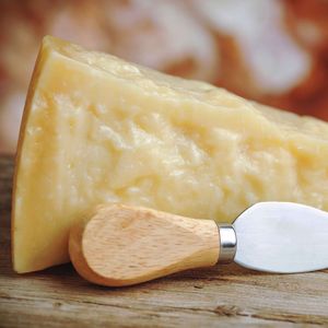 Branza Grana Padano 1-1.2kg